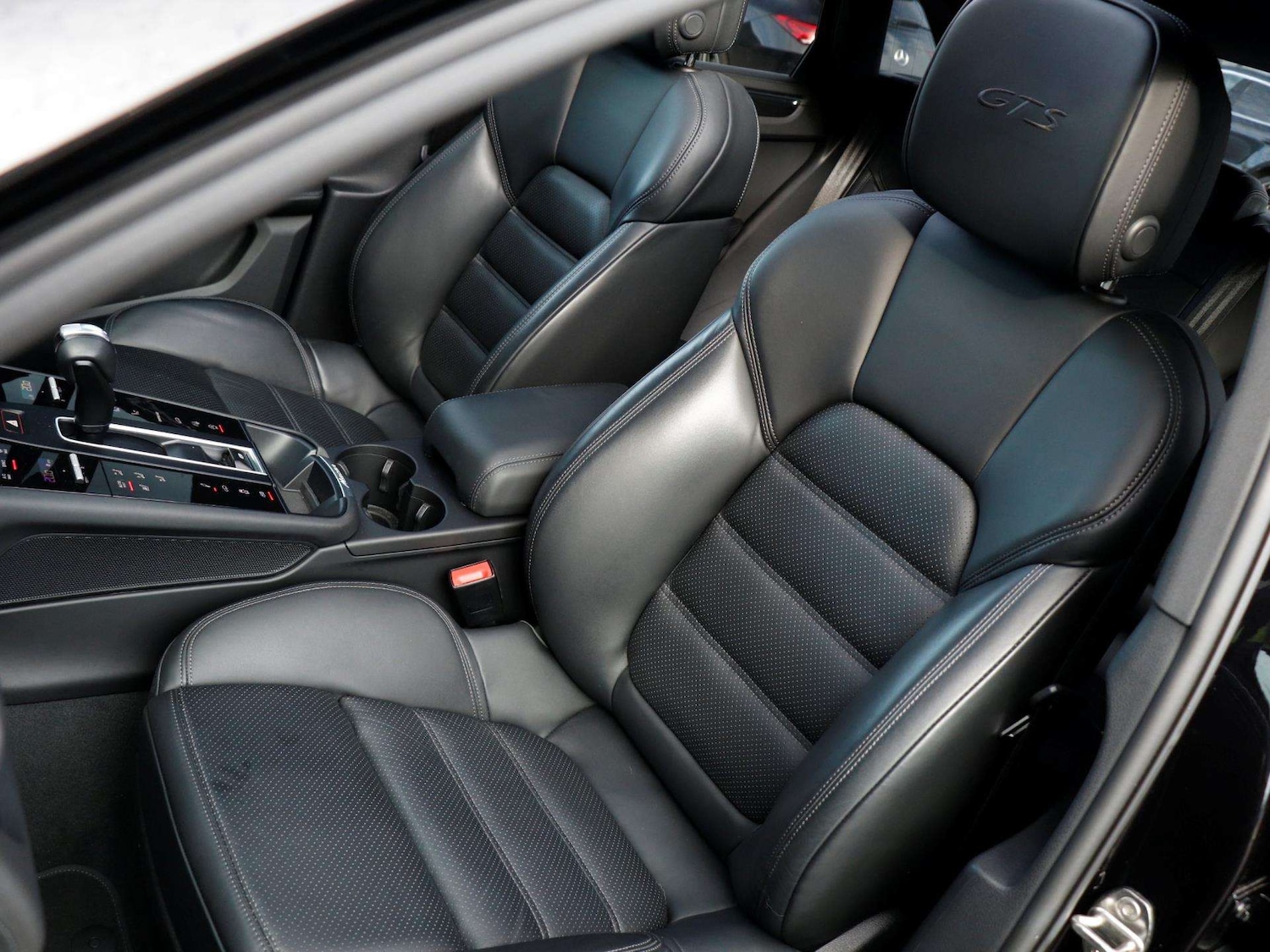 Used Porsche Macan 2023 for sale - 77772126: Photo 28