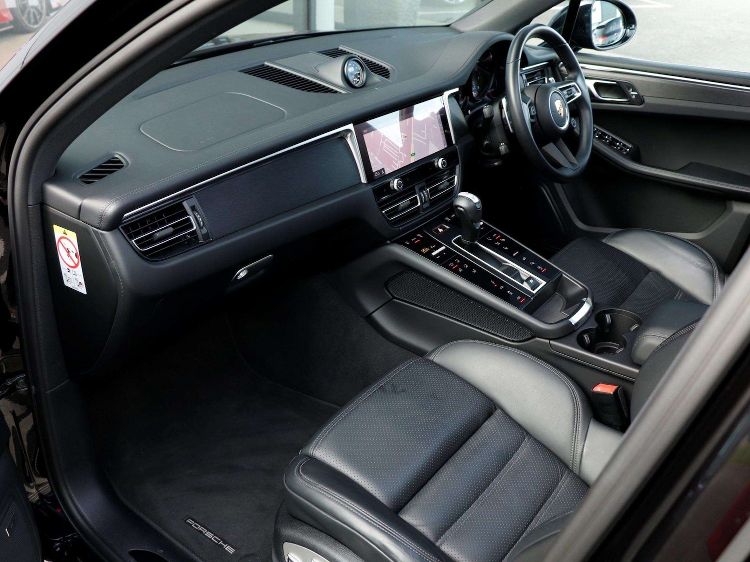 Used Porsche Macan 2023 for sale - 77772126: Photo 9