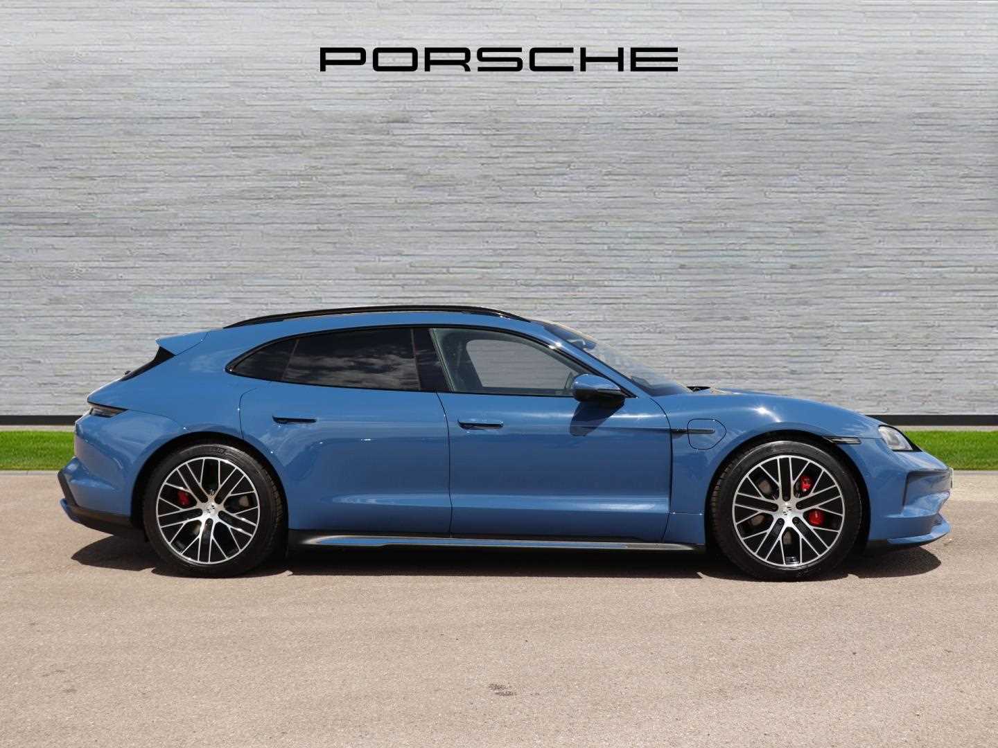 Used Porsche Taycan 2025 for sale - 77726754: Photo 2