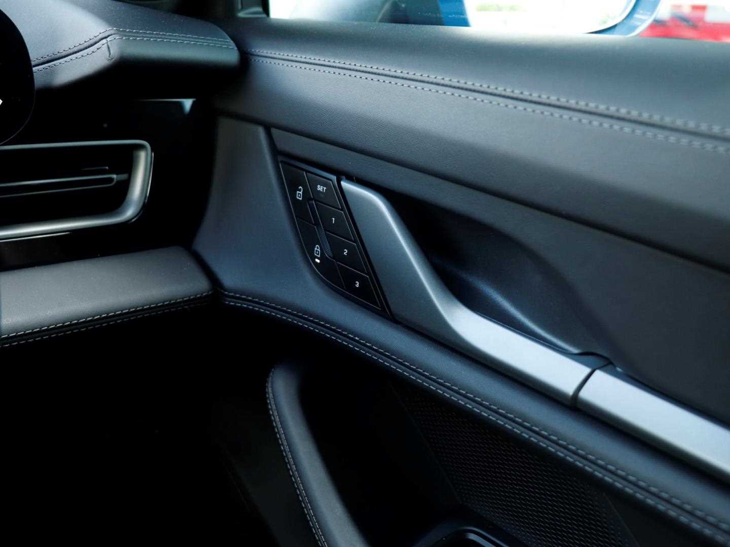 Used Porsche Taycan 2025 for sale - 77726754: Photo 23