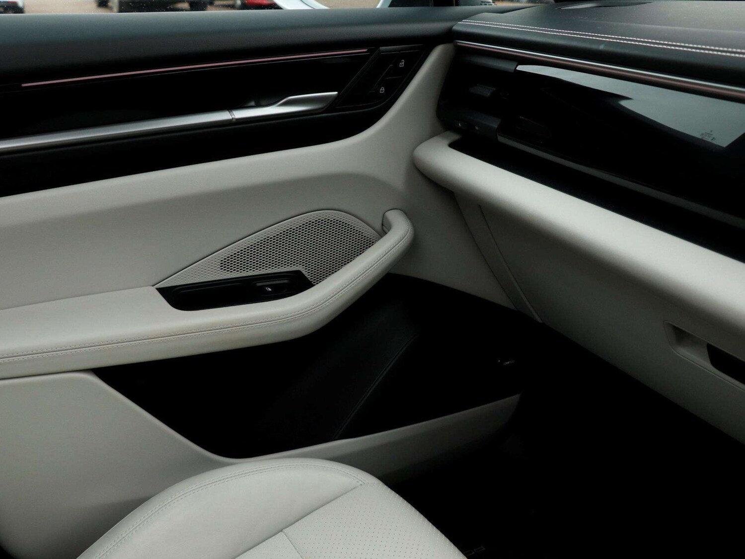 Used Porsche Macan 2024 for sale - 77726659: Photo 18