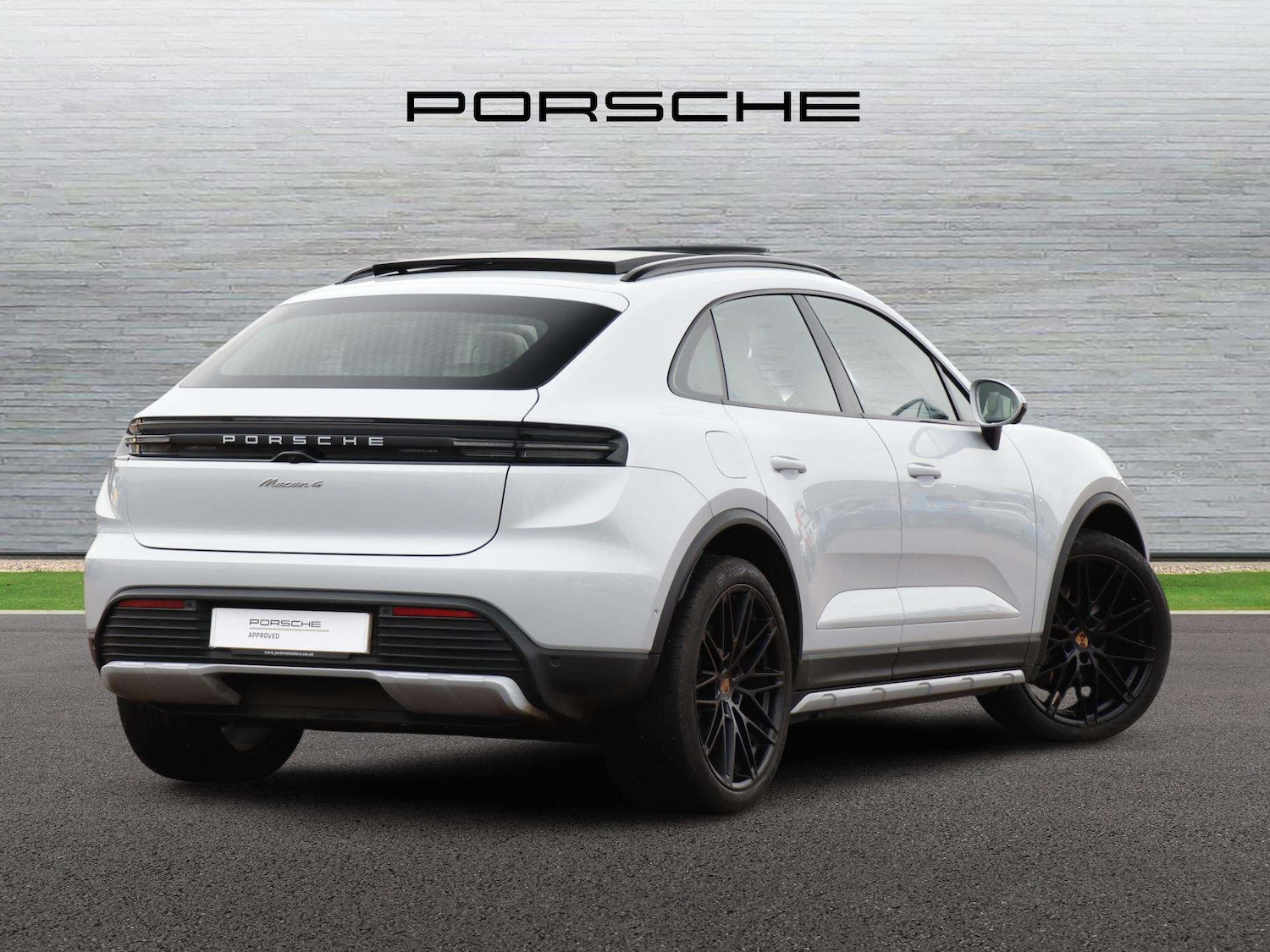 Used Porsche Macan 2024 for sale - 77726659: Photo 3