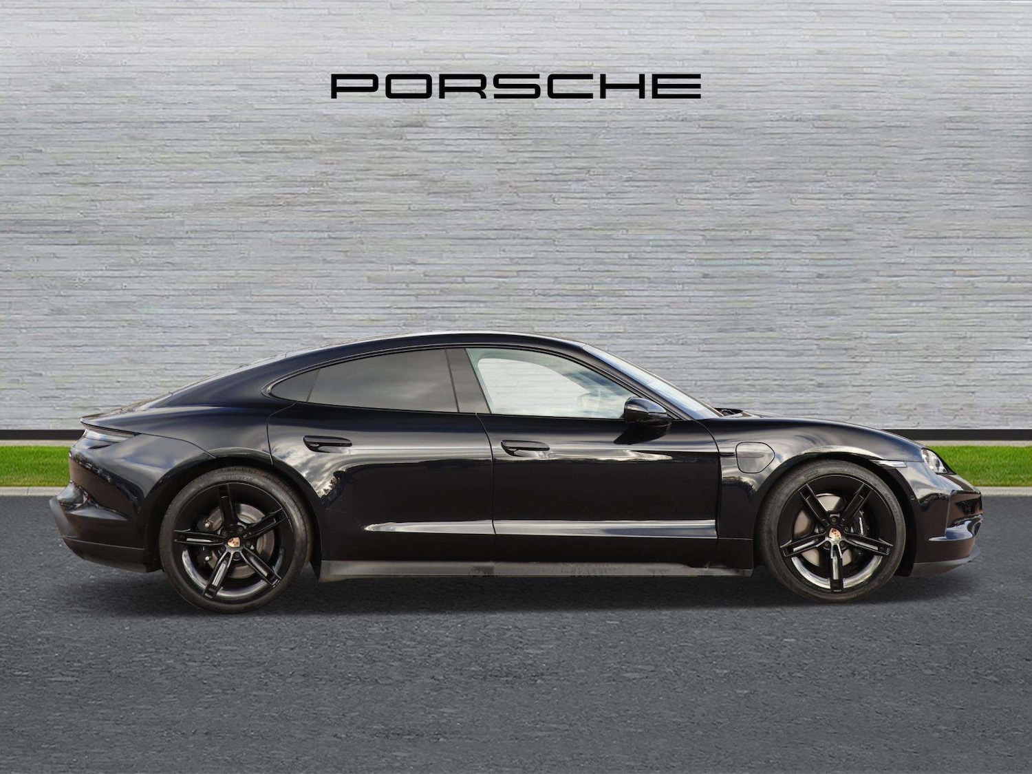 Used Porsche Taycan 2024 for sale - 77270036: Photo 2