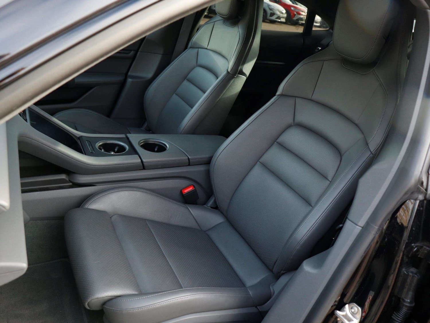 Used Porsche Taycan 2024 for sale - 77270036: Photo 24