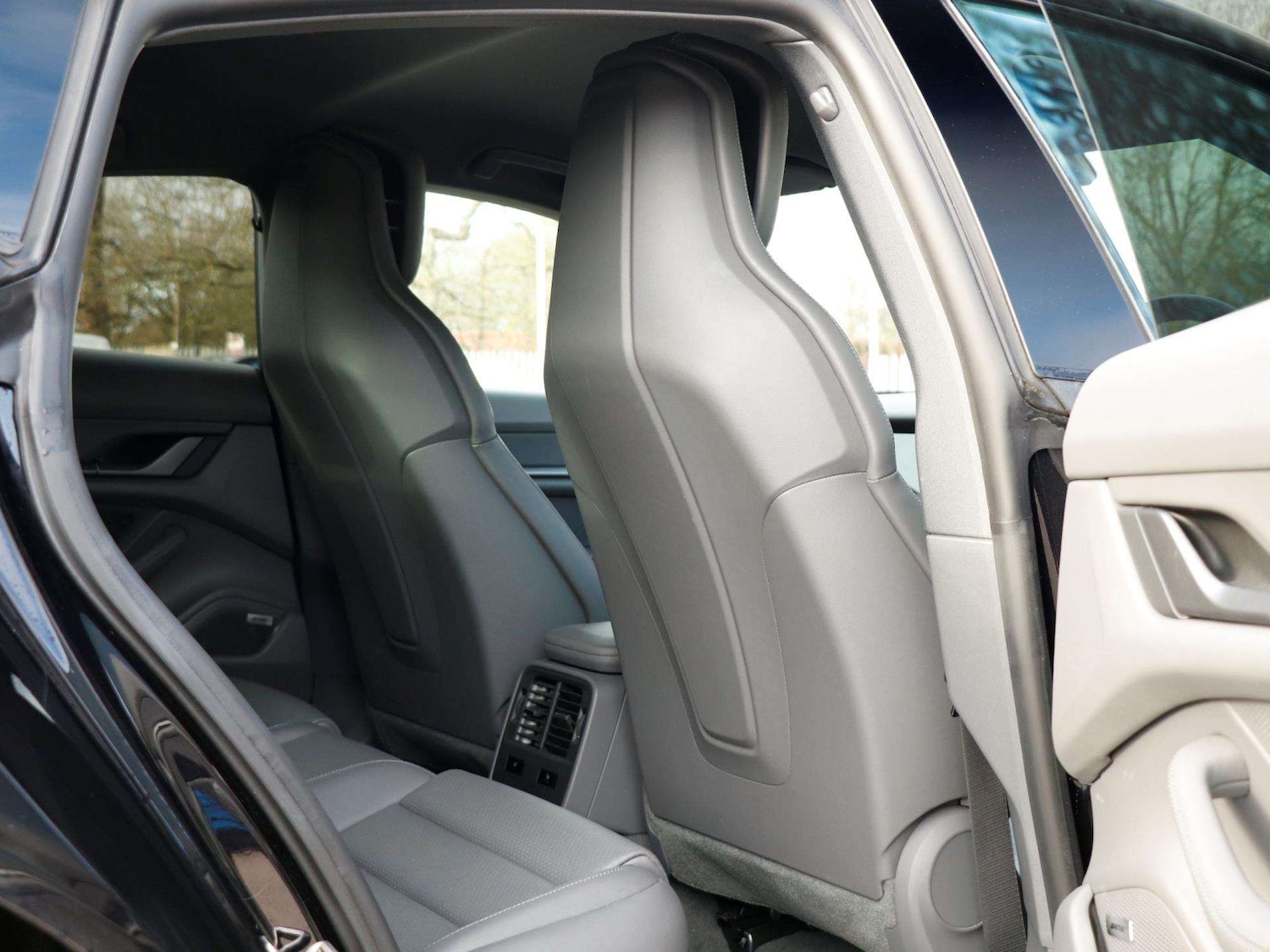 Used Porsche Taycan 2024 for sale - 77270036: Photo 26