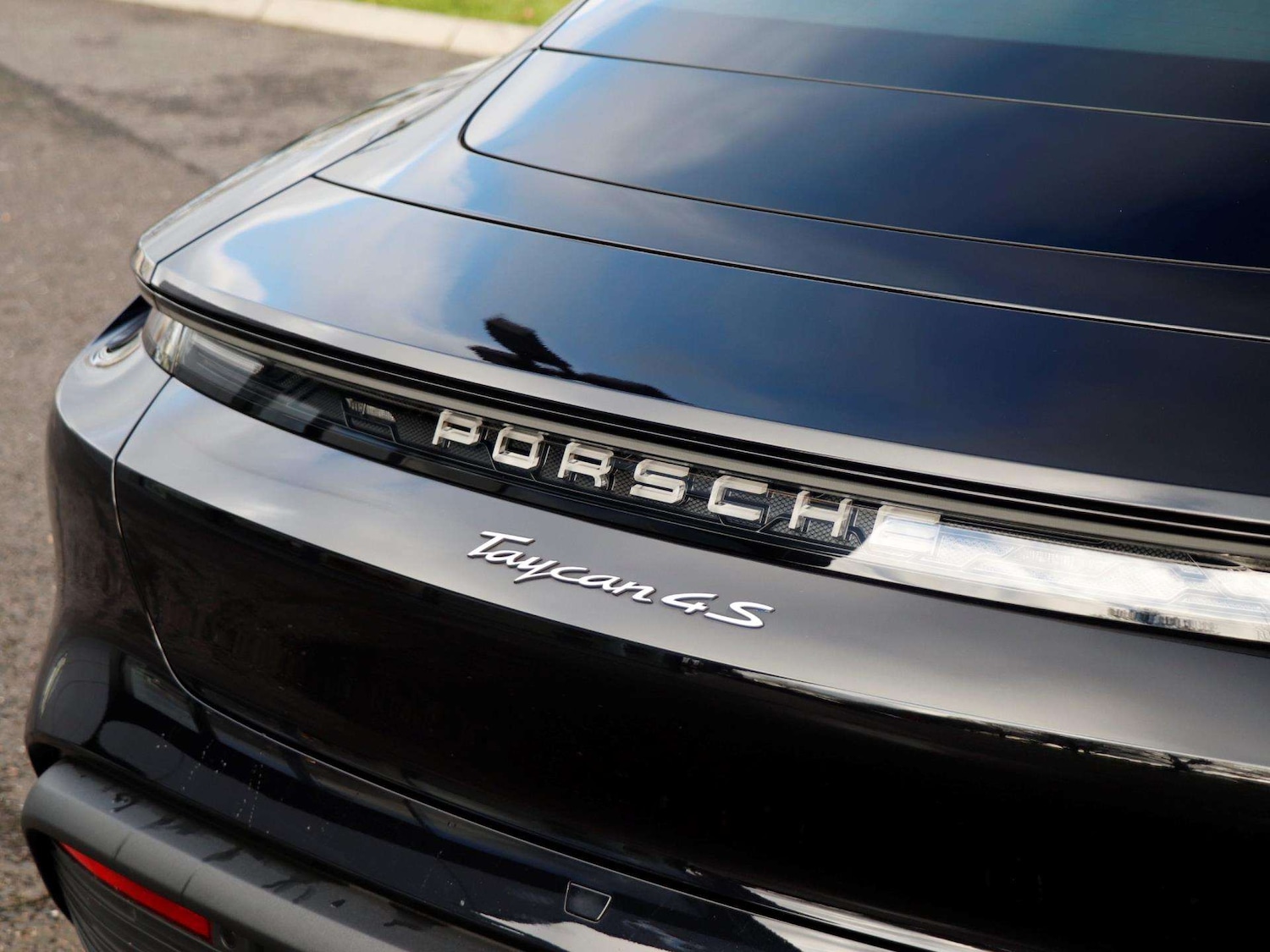 Used Porsche Taycan 2024 for sale - 77270036: Photo 32