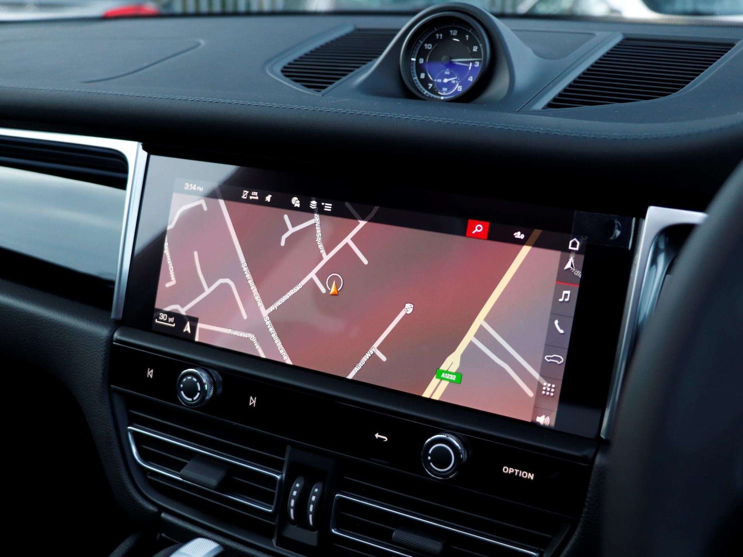 Used Porsche Macan 2025 for sale - 76889728: Photo 15