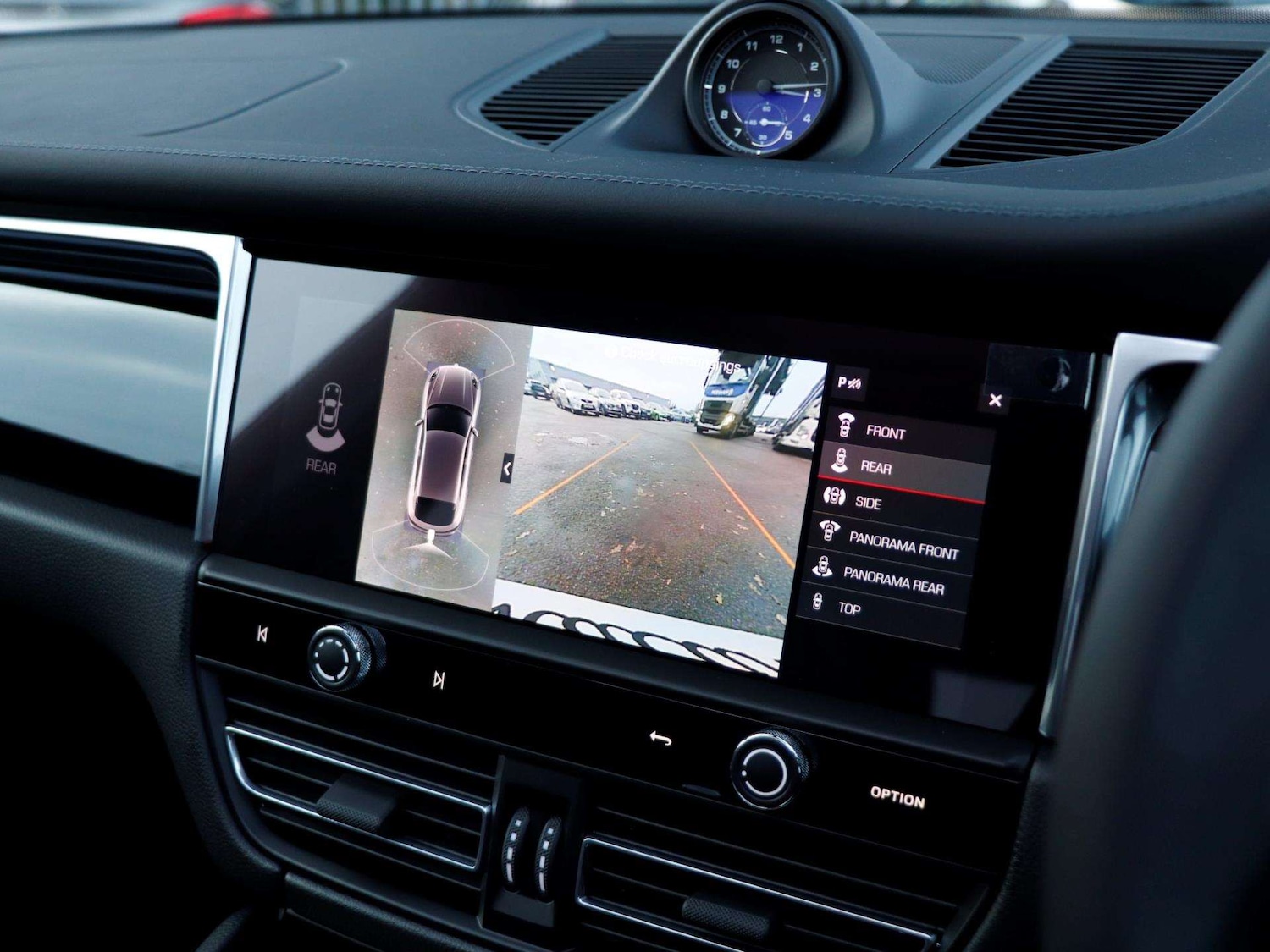 Used Porsche Macan 2025 for sale - 76889728: Photo 16