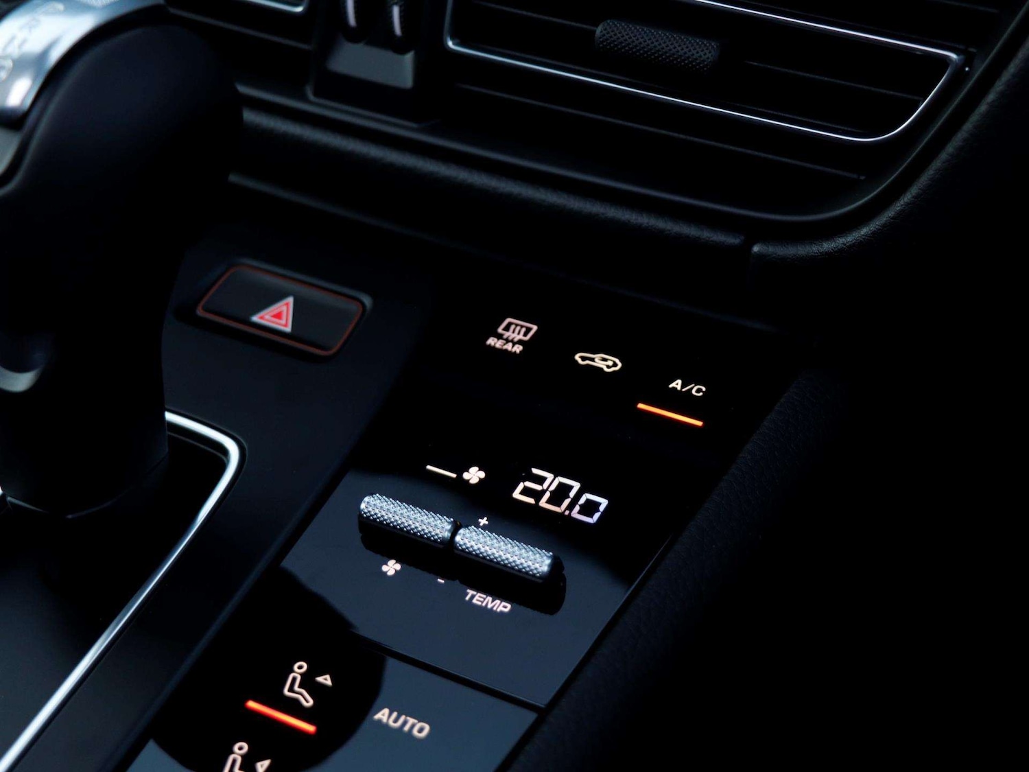 Used Porsche Macan 2025 for sale - 76889728: Photo 18