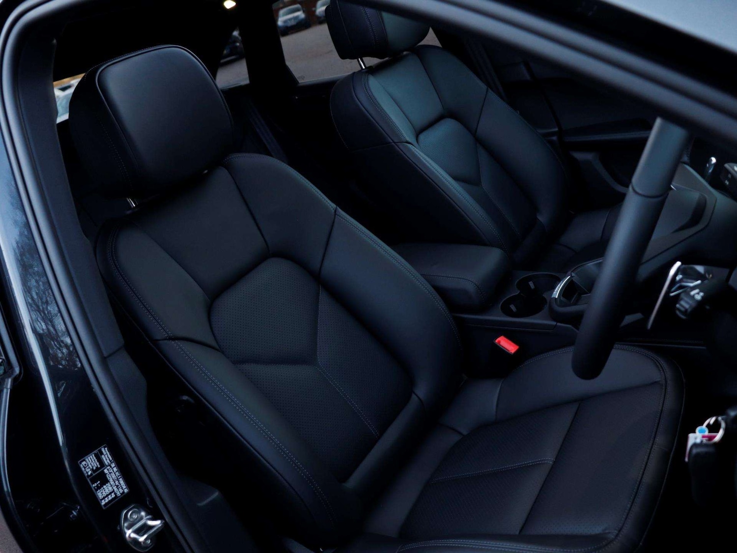 Used Porsche Macan 2025 for sale - 76889728: Photo 23