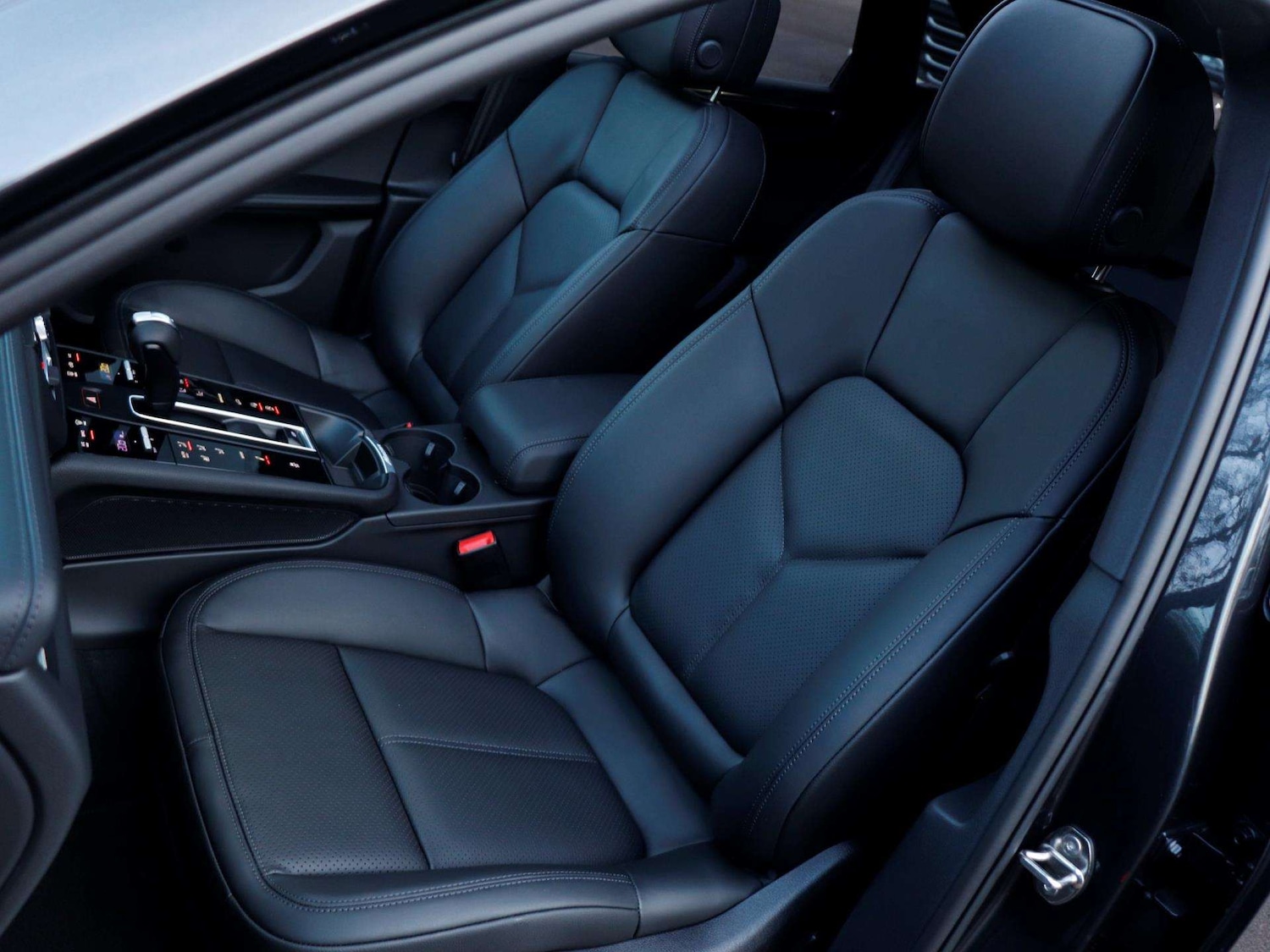 Used Porsche Macan 2025 for sale - 76889728: Photo 24