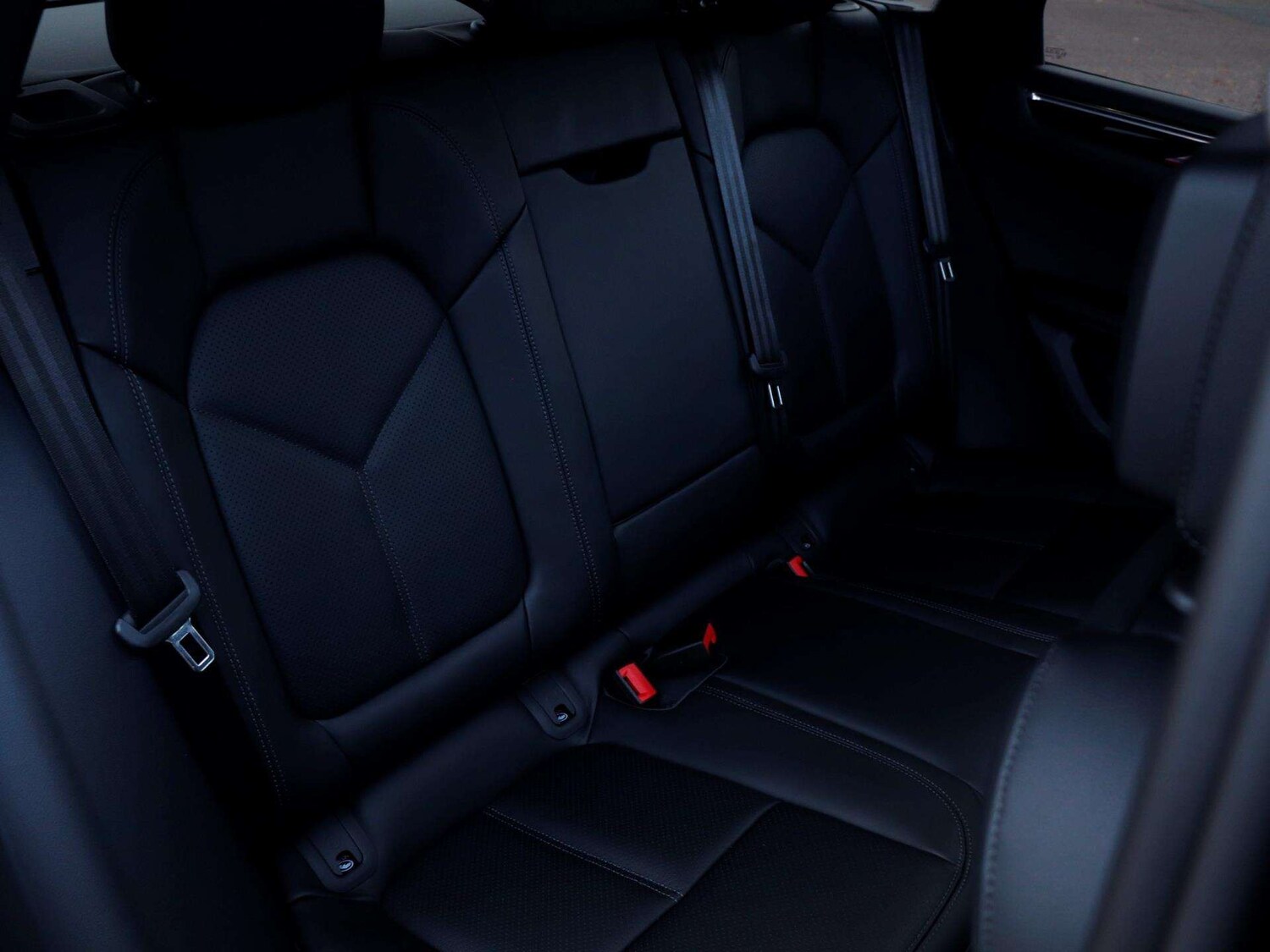 Used Porsche Macan 2025 for sale - 76889728: Photo 25