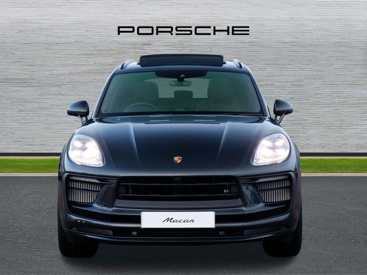 Used Porsche Macan 2025 for sale - 76889728: Photo 8