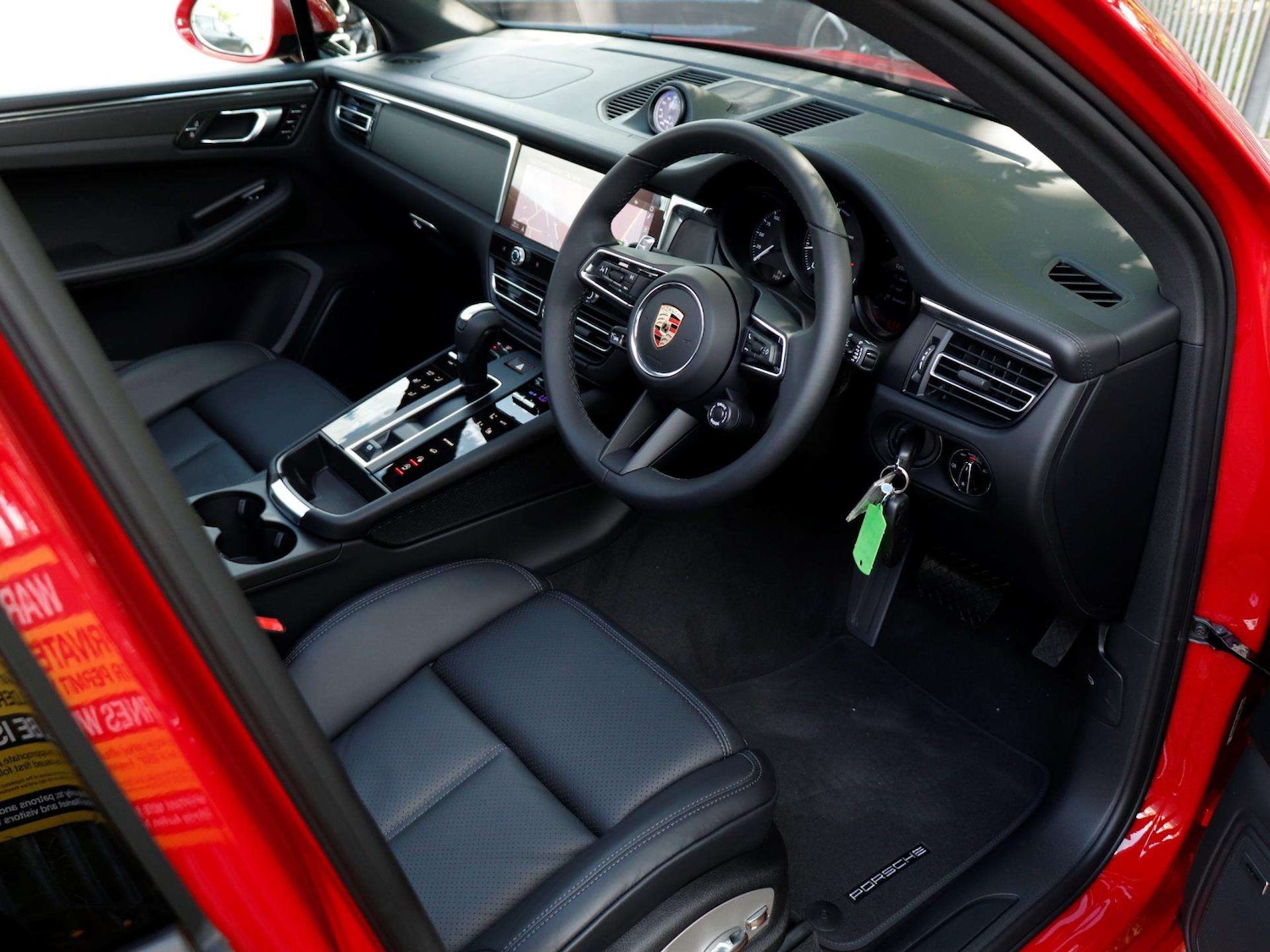 Used Porsche Macan 2025 for sale - 76125789: Photo 10