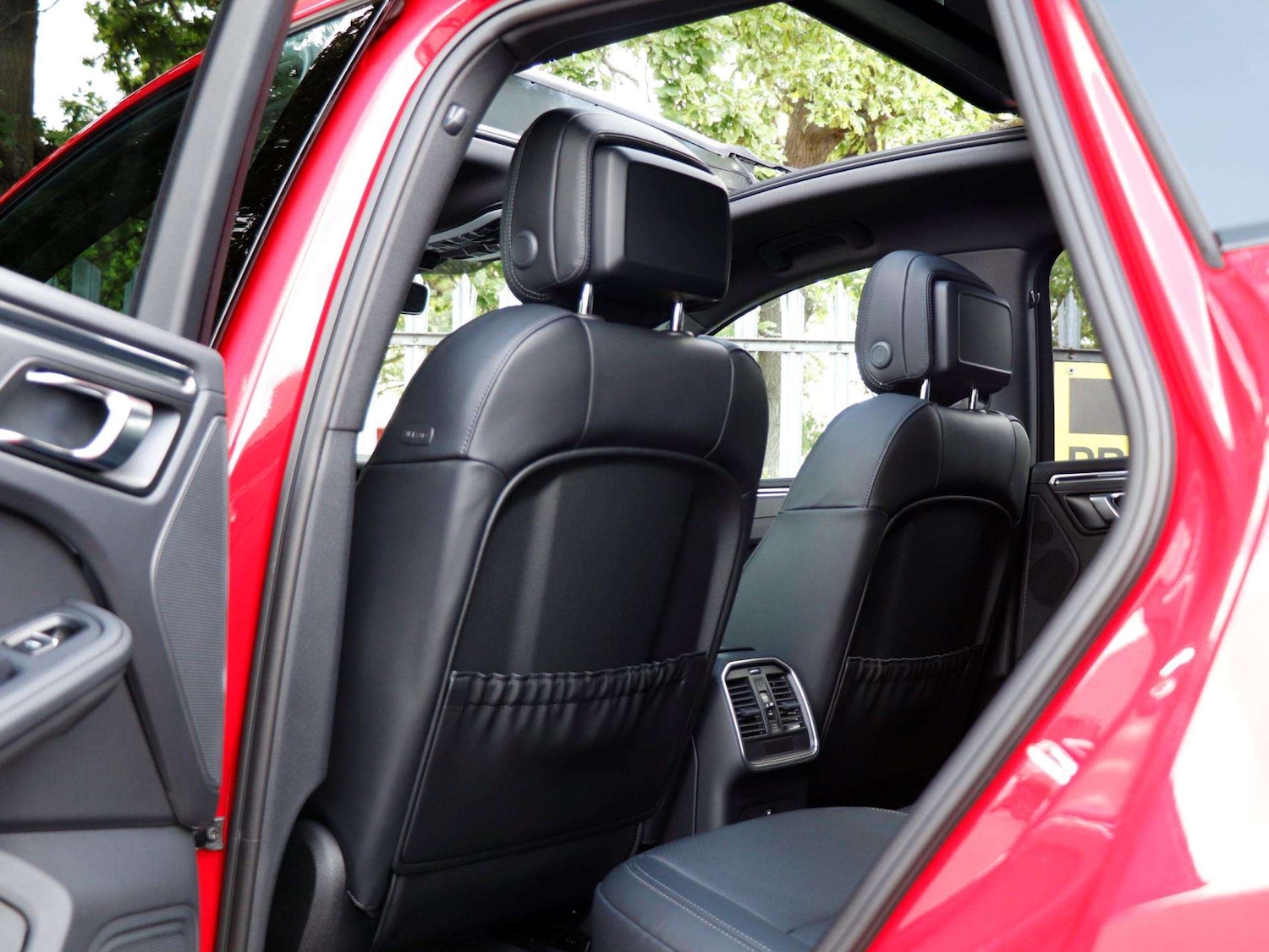 Used Porsche Macan 2025 for sale - 76125789: Photo 29