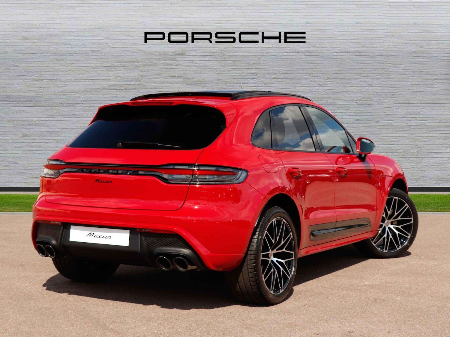 Used Porsche Macan 2025 for sale - 76125789: Photo 3