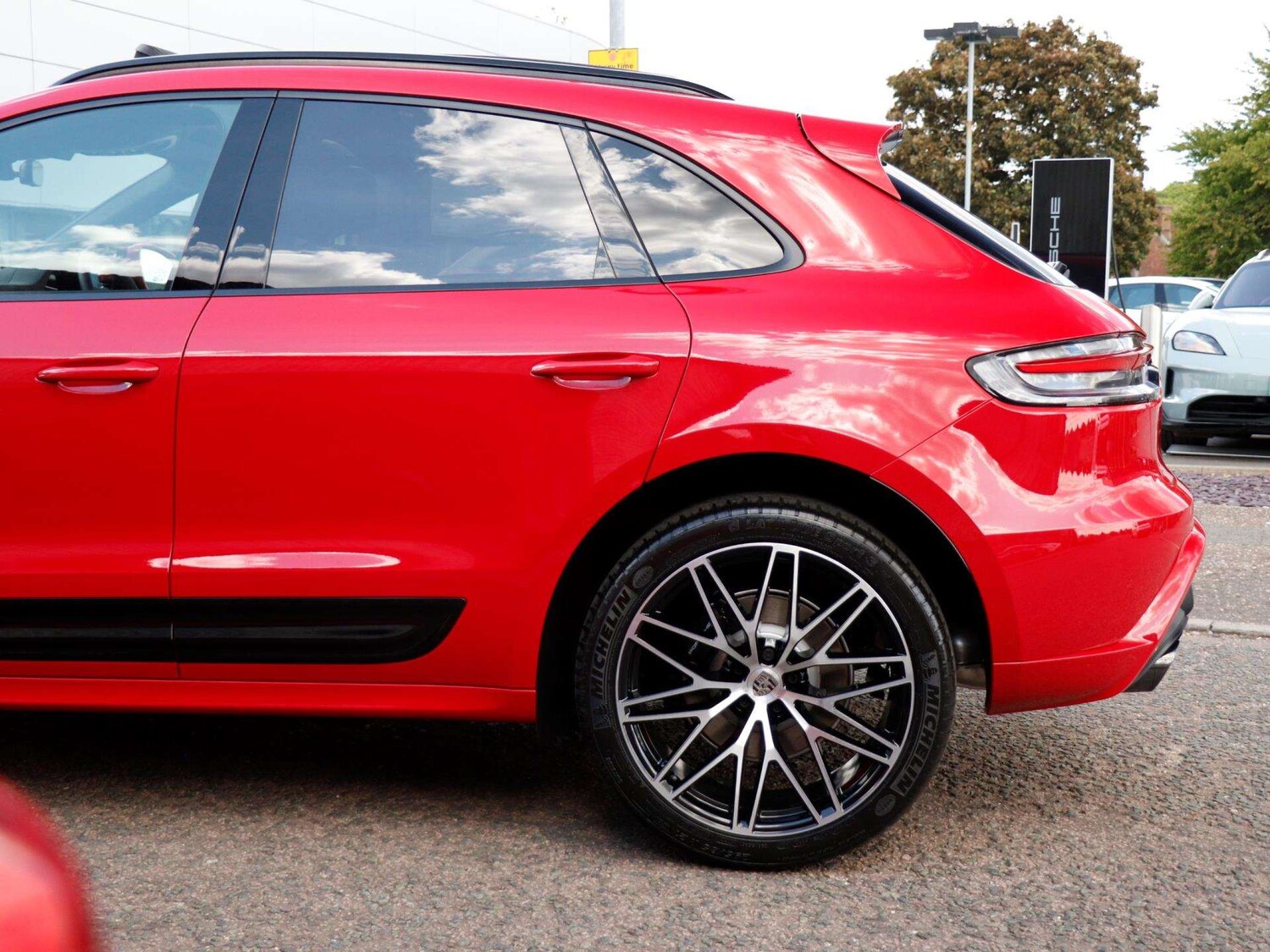 Used Porsche Macan 2025 for sale - 76125789: Photo 33