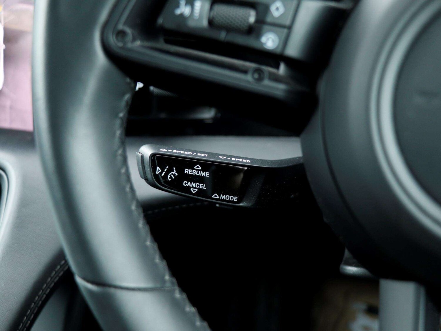 Used Porsche Taycan 2022 for sale - 77540675: Photo 19