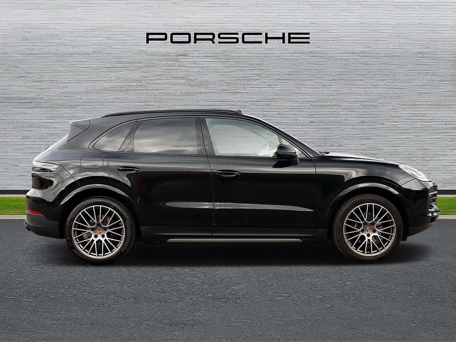 Used Porsche Cayenne 2023 for sale - 76411287: Photo 2