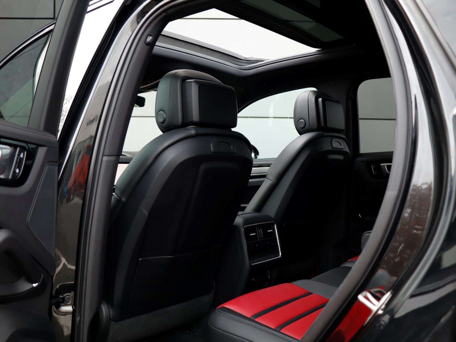 Used Porsche Cayenne 2023 for sale - 76411287: Photo 28