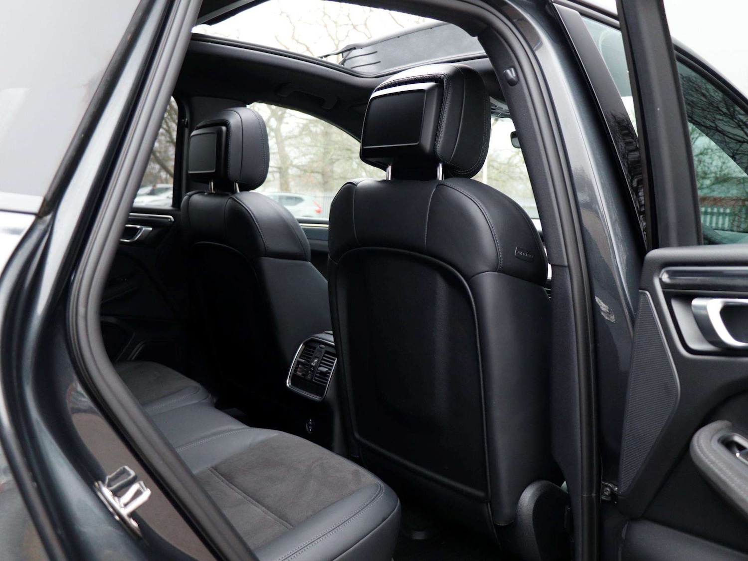 Used Porsche Macan 2022 for sale - 77158459: Photo 28