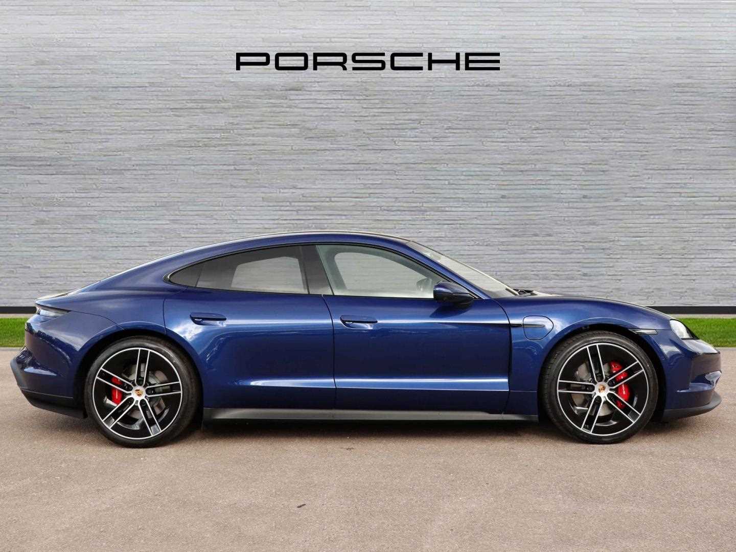 Used Porsche Taycan 2024 for sale - 75818504: Photo 2