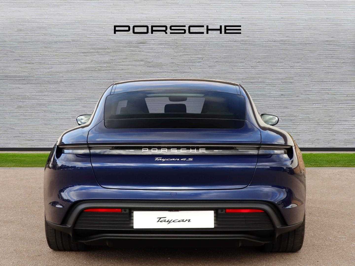 Used Porsche Taycan 2024 for sale - 75818504: Photo 4