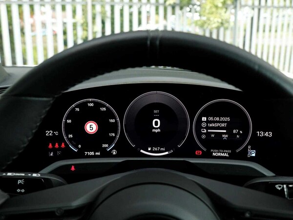 Used Porsche Taycan 2025 for sale - 75510689: Photo 13