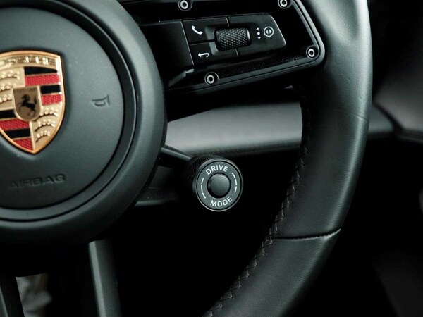 Used Porsche Taycan 2025 for sale - 75510689: Photo 20