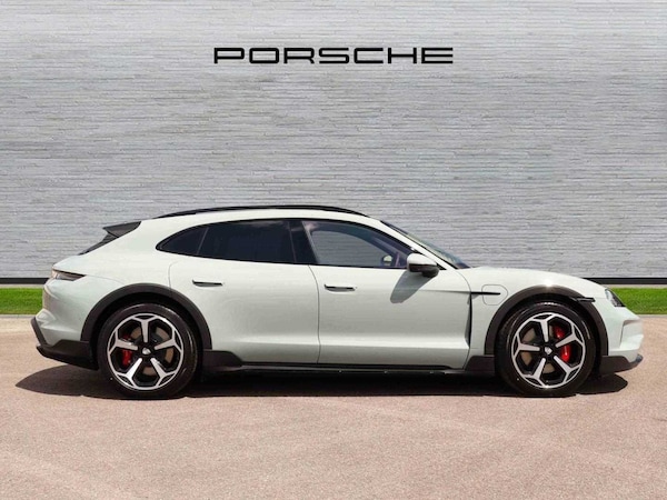 Used Porsche Taycan 2024 for sale - 73996377: Photo 2