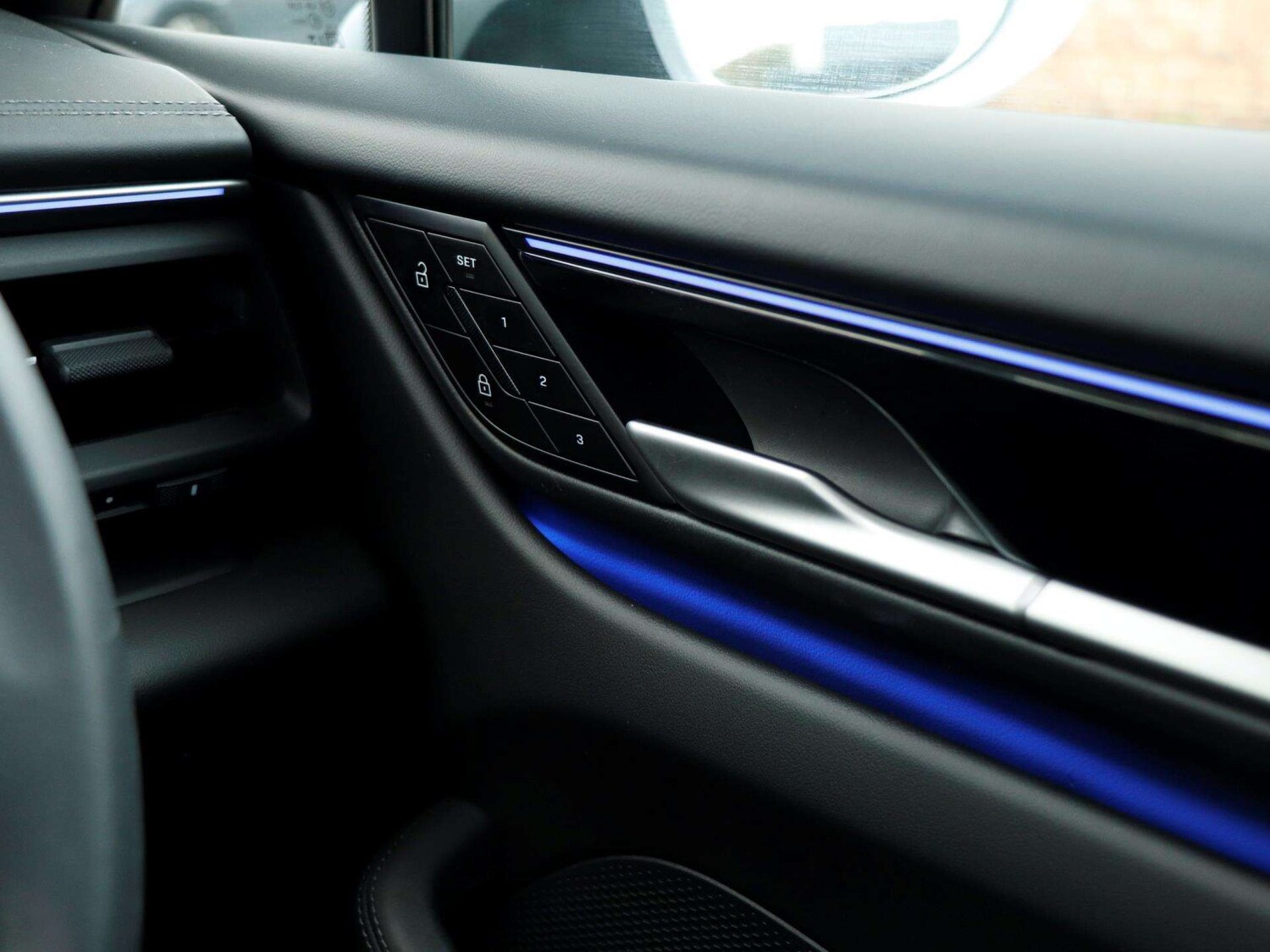 Used Porsche Macan 2025 for sale - 78187805: Photo 21