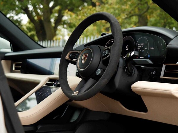 Used Porsche Taycan 2024 for sale - 73996360: Photo 11
