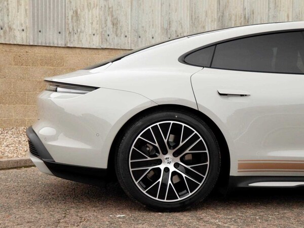 Used Porsche Taycan 2024 for sale - 73996360: Photo 29