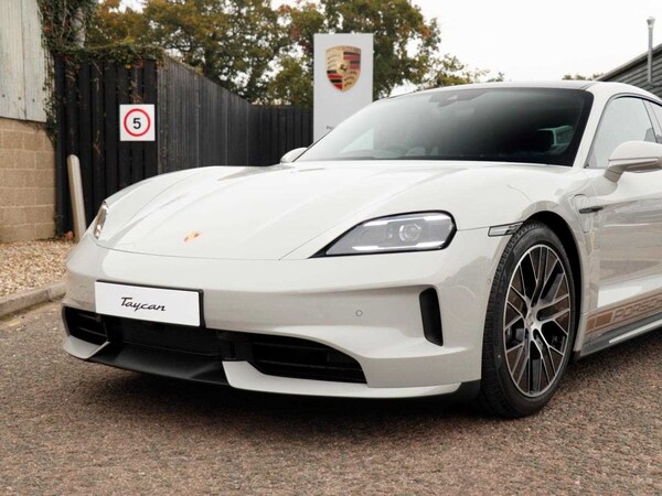 Used Porsche Taycan 2024 for sale - 73996360: Photo 32