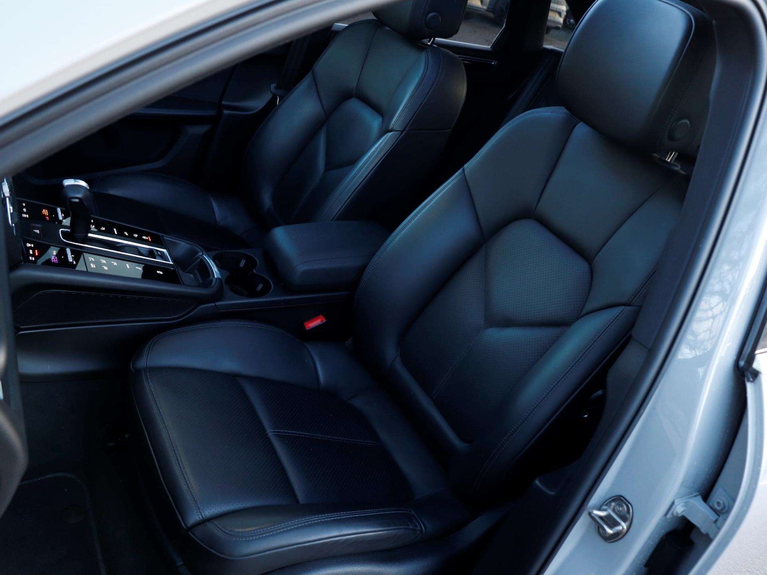 Used Porsche Macan 2021 for sale - 77032246: Photo 22