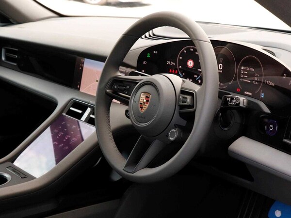 Used Porsche Taycan 2024 for sale - 73996431: Photo 12