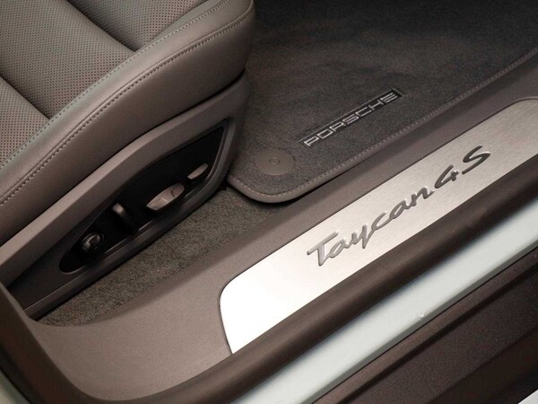 Used Porsche Taycan 2024 for sale - 73996431: Photo 23