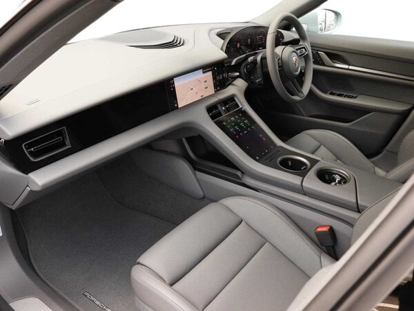 Used Porsche Taycan 2024 for sale - 73996431: Photo 9
