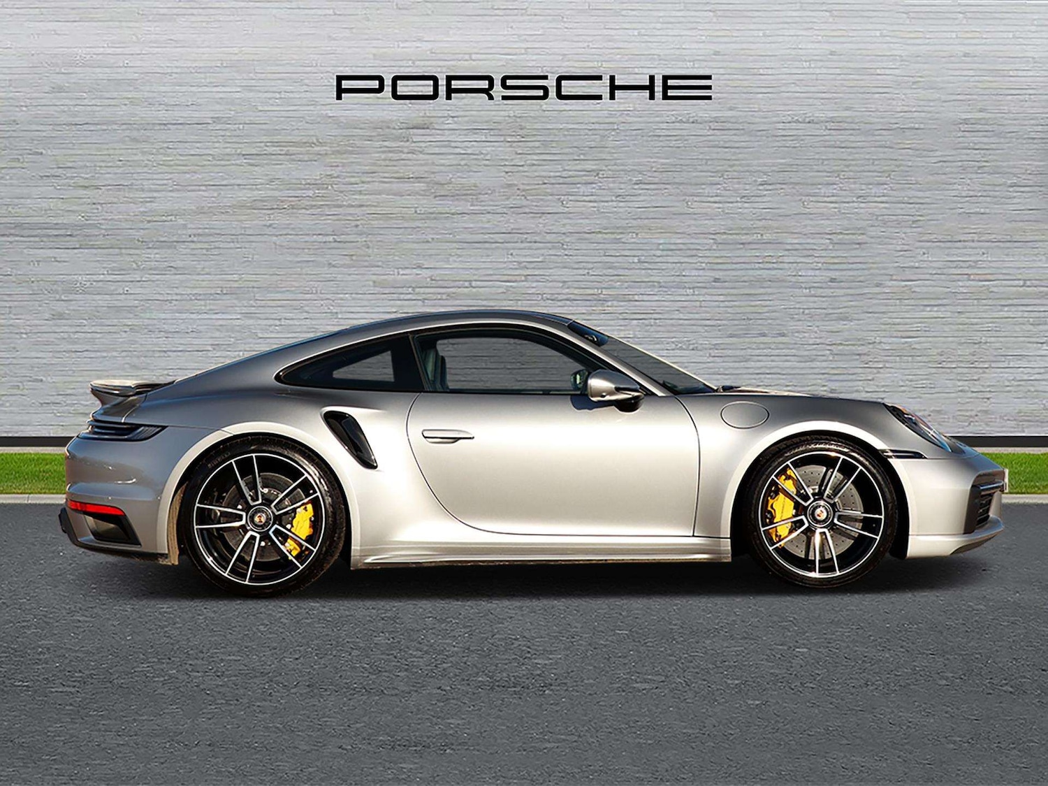Used Porsche 911 2023 for sale - 77726795: Photo 2