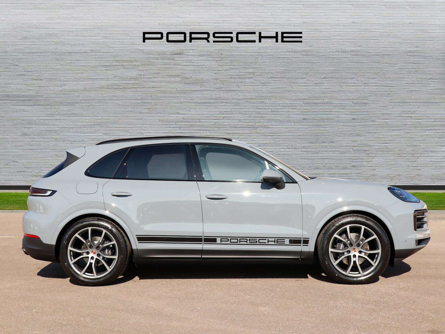 Used Porsche Cayenne 2026 for sale - 78209023: Photo 2
