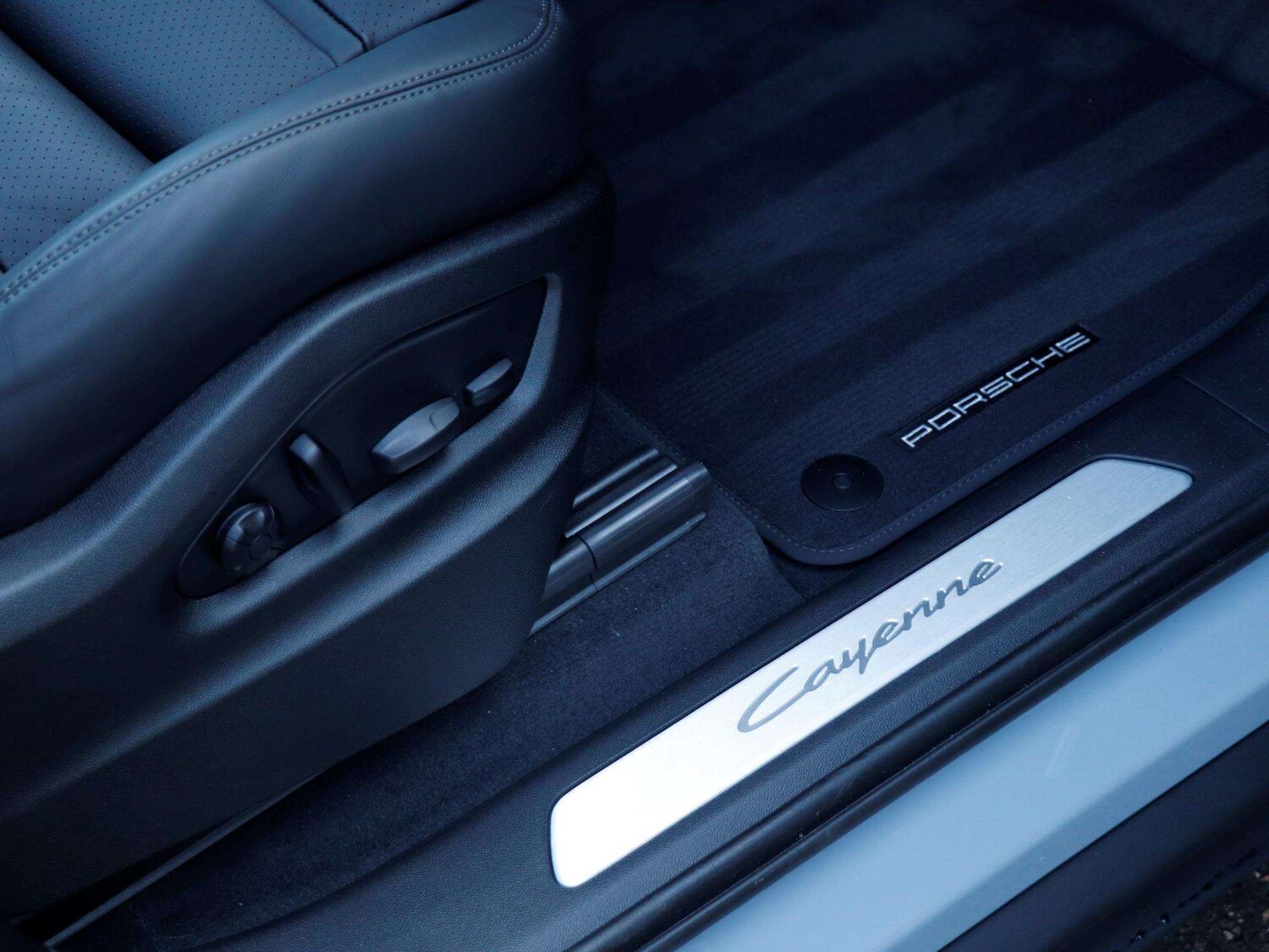 Used Porsche Cayenne 2026 for sale - 78209023: Photo 28