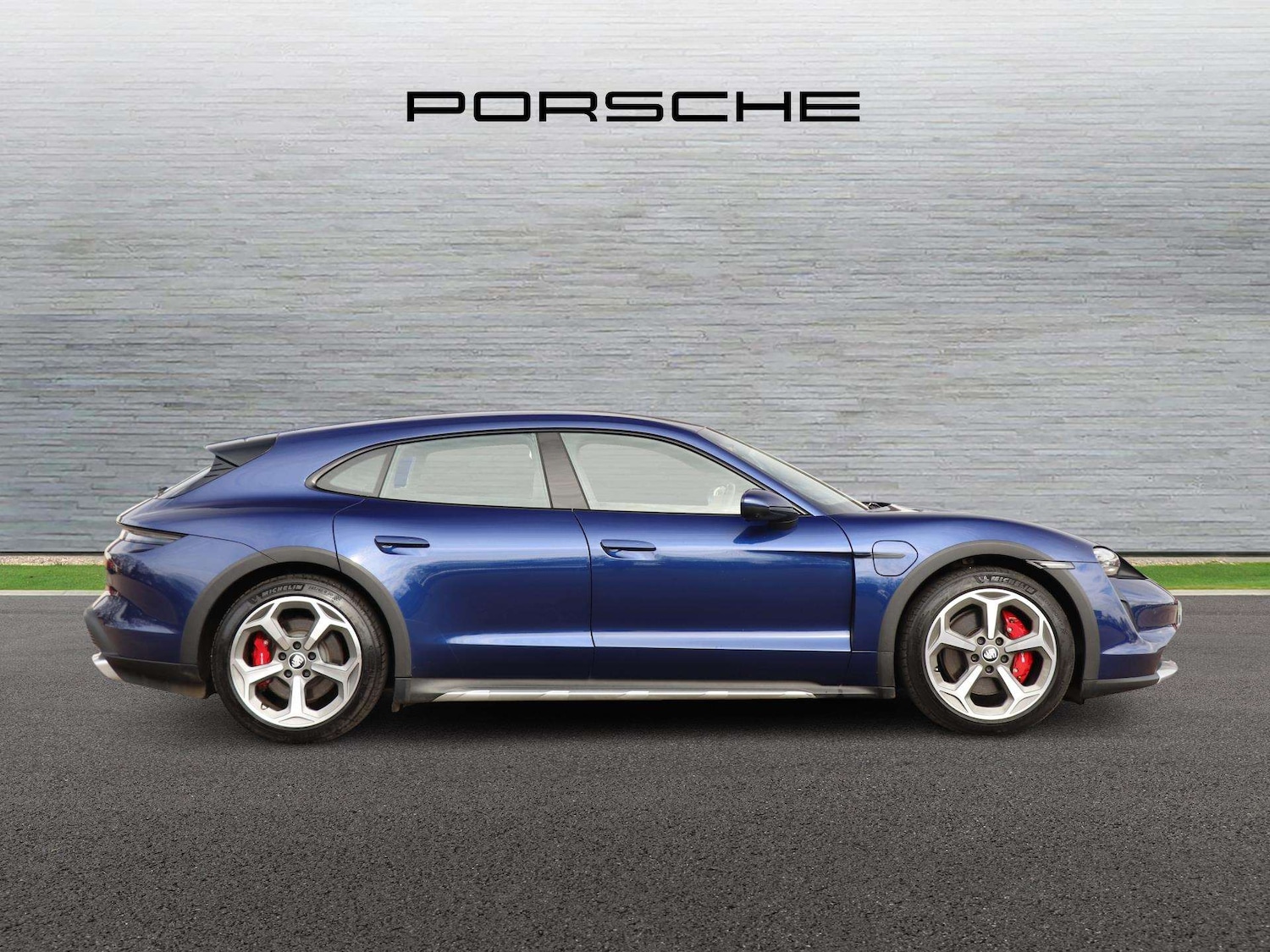 Used Porsche Taycan for sale - 78104281: Photo 3