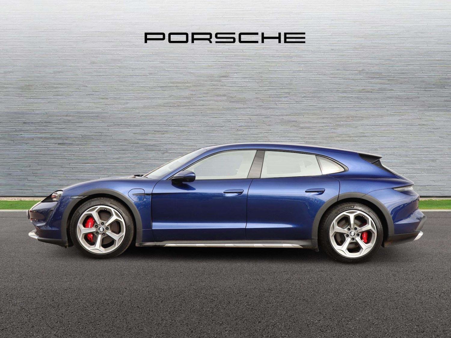 Used Porsche Taycan for sale - 78104281: Photo 4