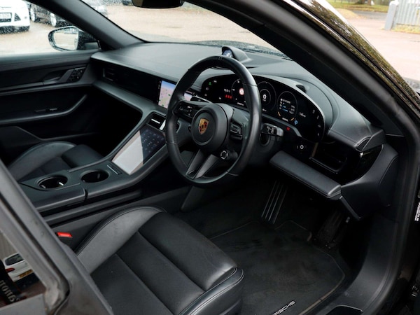 Used Porsche Taycan 2020 for sale - 76192033: Photo 10