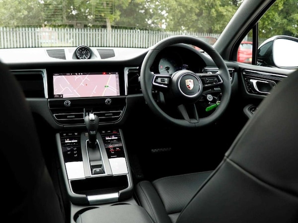 Used Porsche Macan 2025 for sale - 75555337: Photo 12