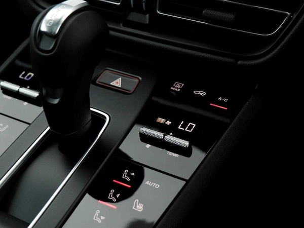 Used Porsche Macan 2025 for sale - 75555337: Photo 17