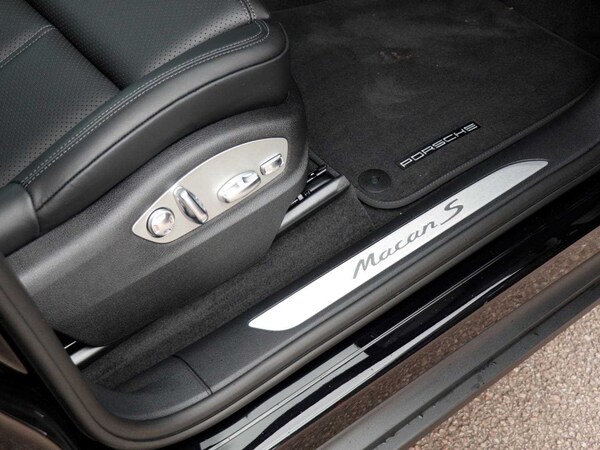 Used Porsche Macan 2025 for sale - 75555337: Photo 25