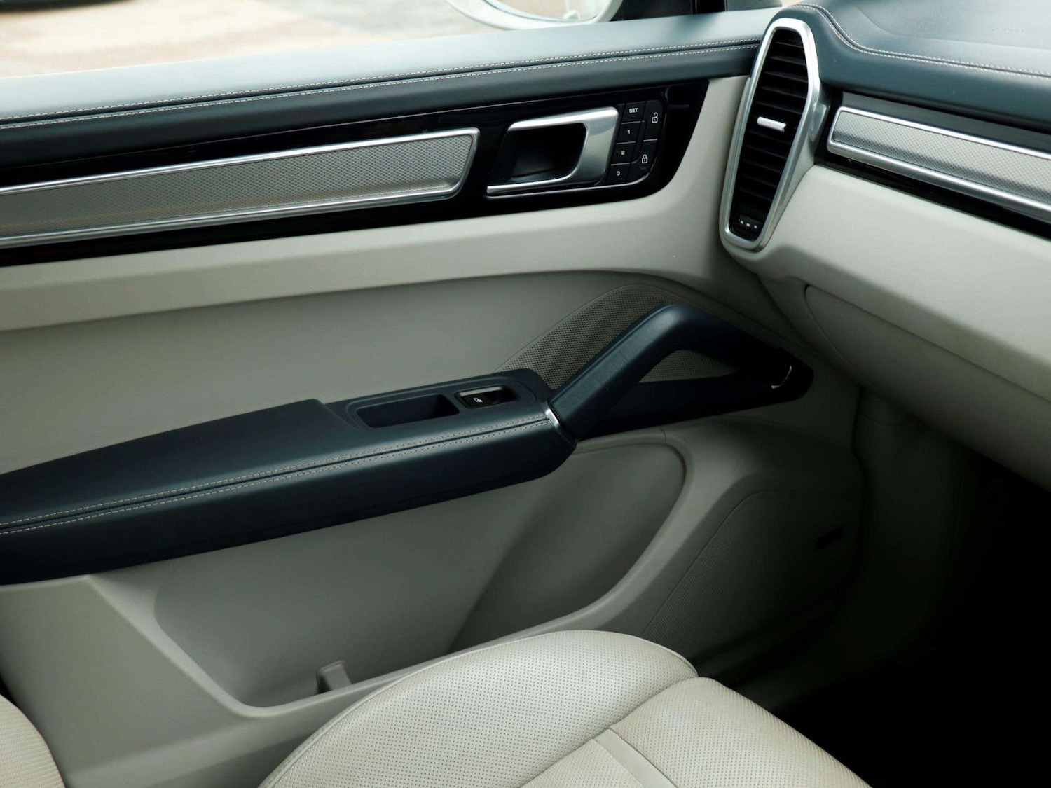 Used Porsche Cayenne 2022 for sale - 76475811: Photo 29