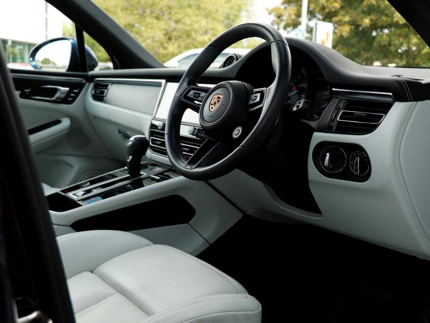 Used Porsche Macan 2022 for sale - 76523971: Photo 12