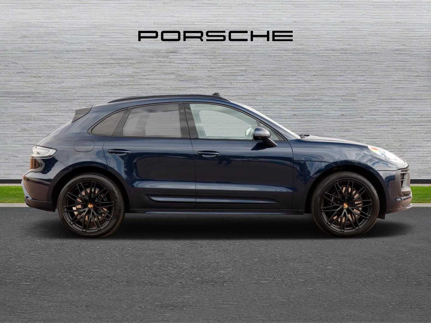 Used Porsche Macan 2022 for sale - 76523971: Photo 2